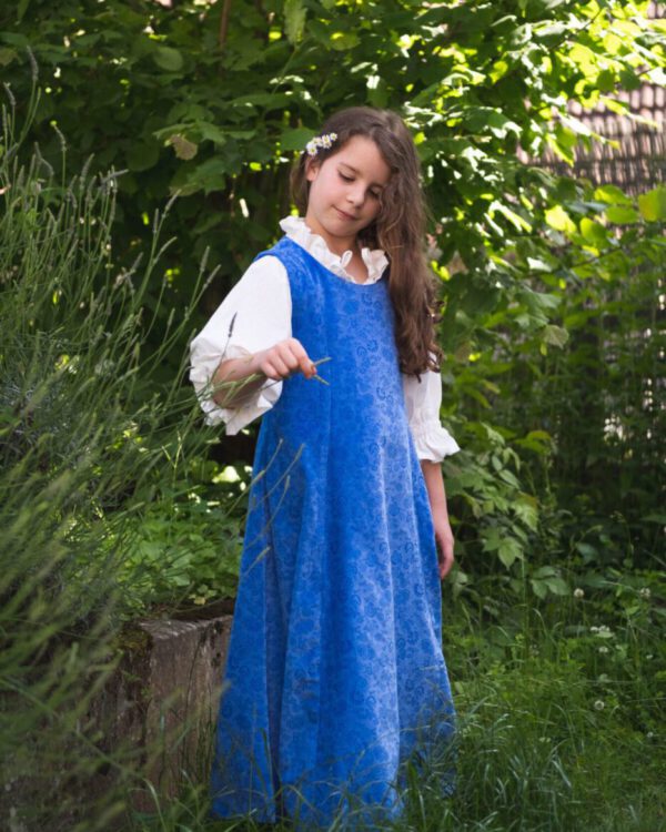 Sleeveless velvet dress for children model Elsa