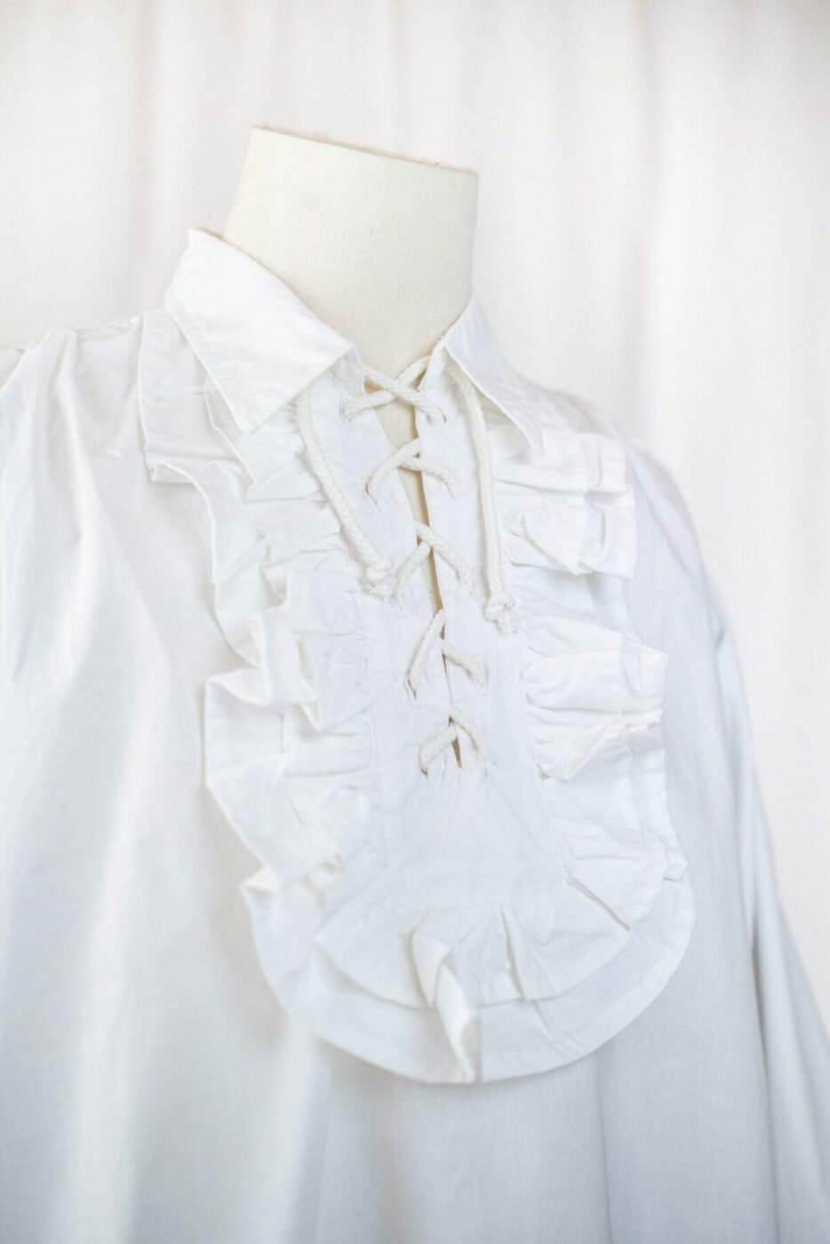 Pointed collar shirt with ruffles model Jack