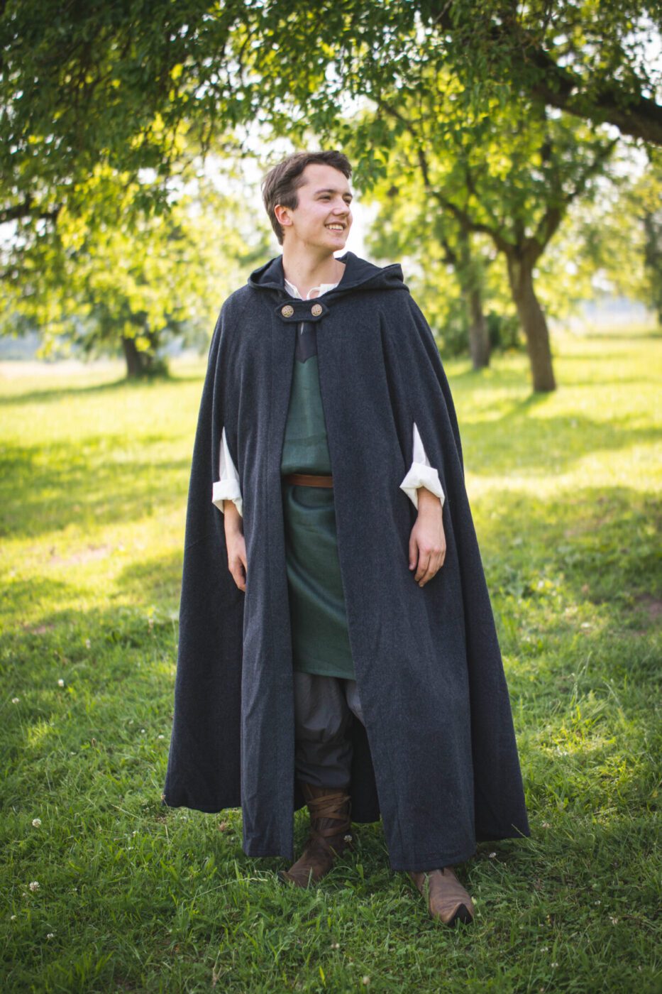 DSC09990 Schurwollumhang Cape2rund-m