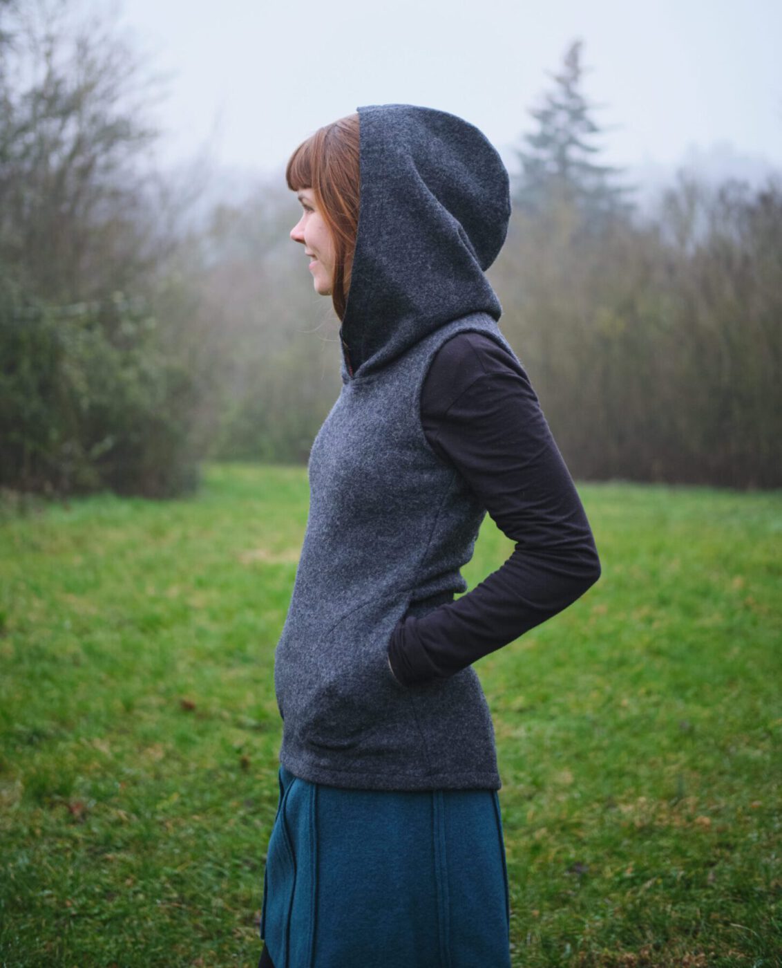 Ärmelloser Wollhoodie mit Kapuze Caja in der Grau