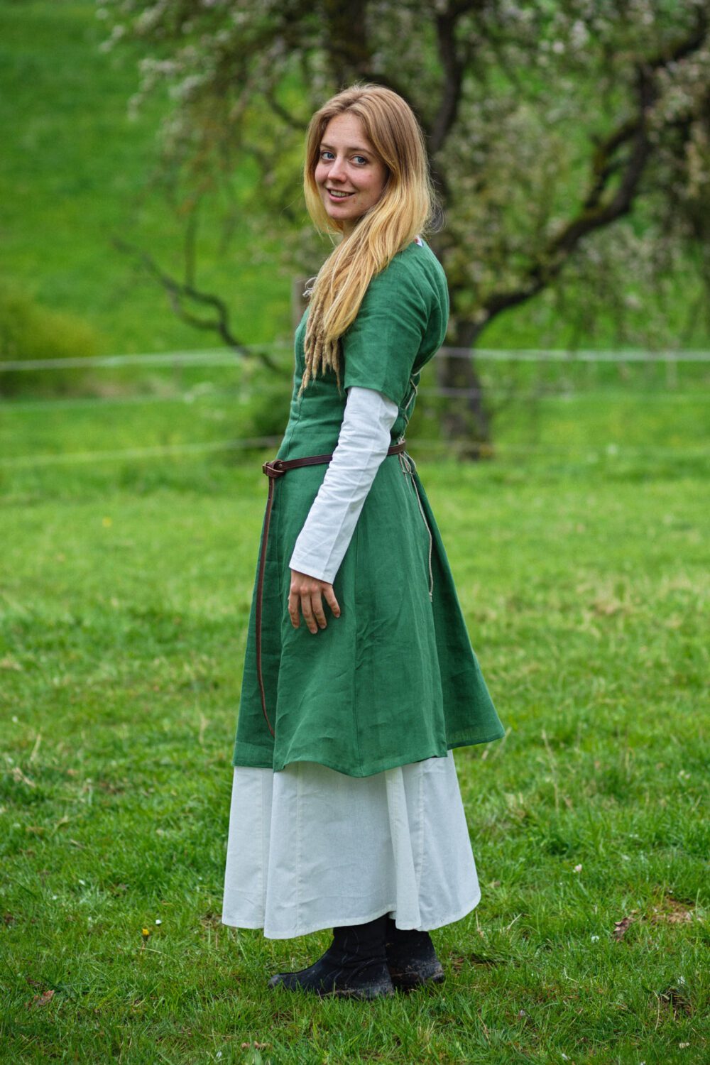 Annika M29 grün Leinen