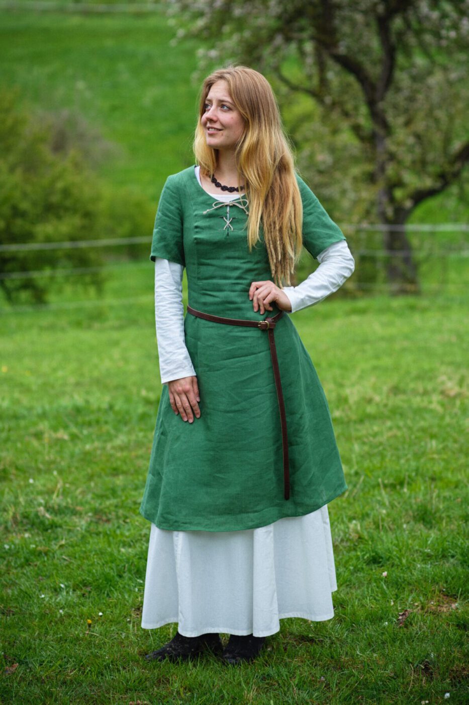 Annika M29 grün Leinen