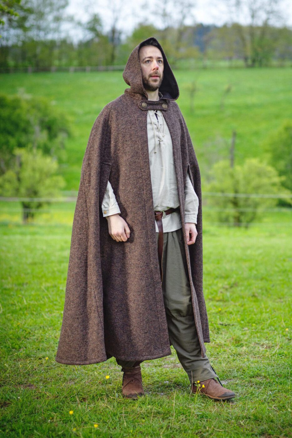 HDR_Get_Natural_Shooting_0039_c1 Umhang Ruth Cape2Kurz_Wolle Braun schwarz