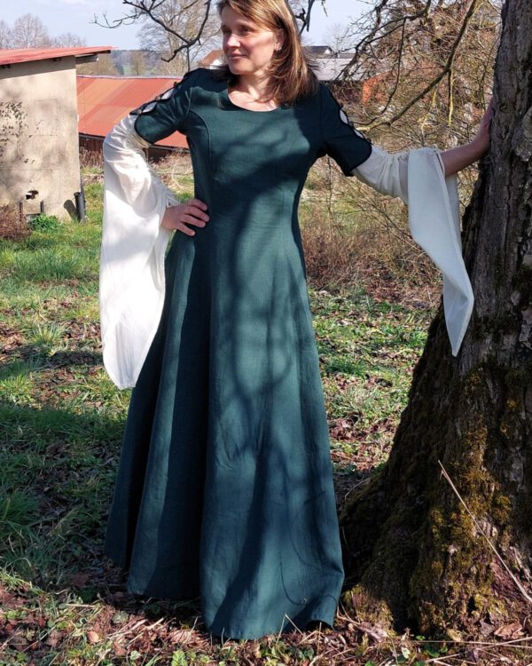 Mittelalterkleid Annabell – Leinen mit Baumwollärmeln