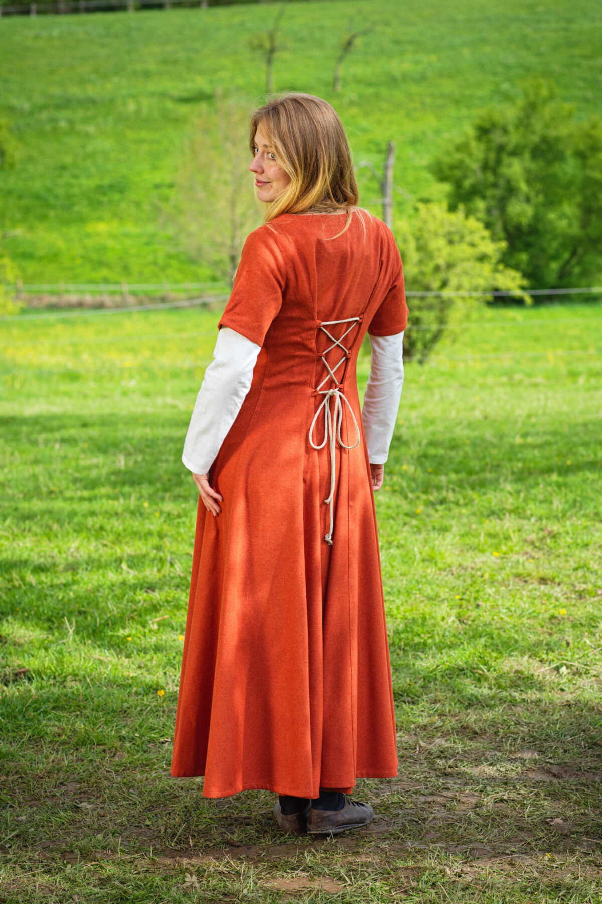 Kurzärmeliges Wollkleid Ida – Bild 5
